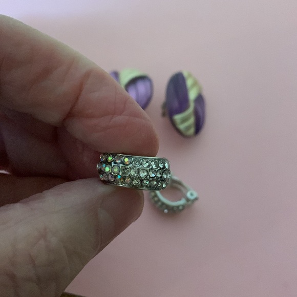 Two pairs clip on style earrings - Picture 4 of 6